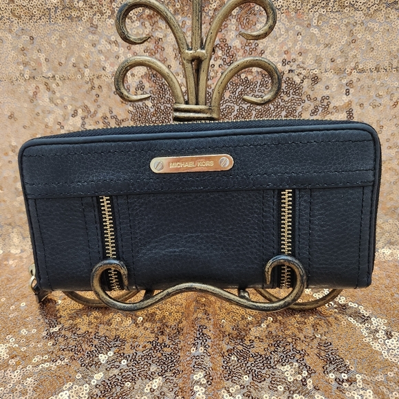 Michael Kors Black Leather Goldtone Hardware Long Zip Around Moxley Wall… - Picture 1 of 11